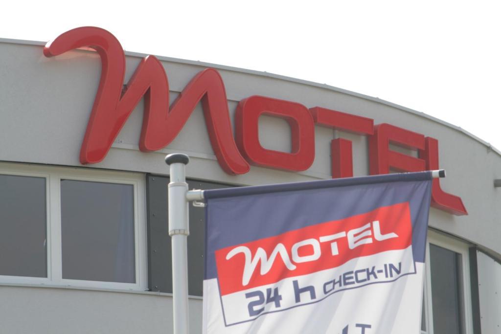 Motel Arbotel 24H Self Check-In Friesach  Екстер'єр фото