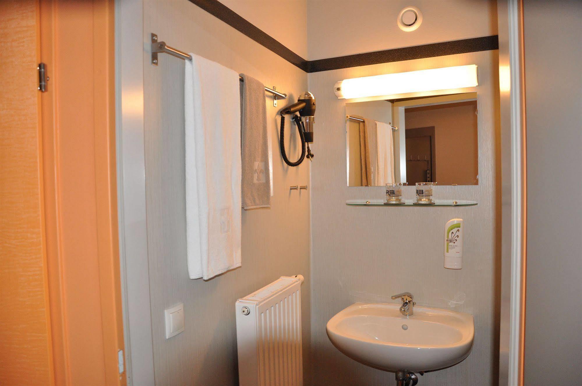 Motel Arbotel 24H Self Check-In Friesach  Екстер'єр фото