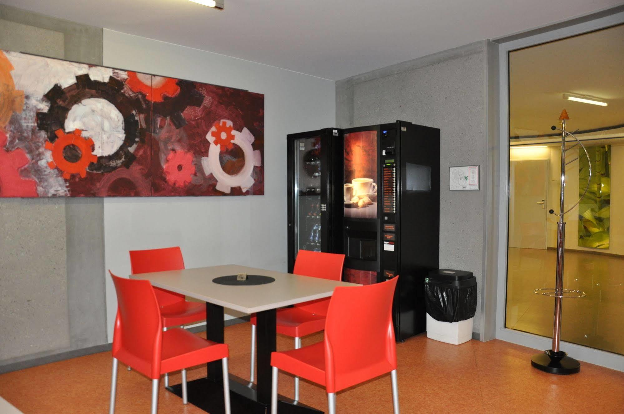 Motel Arbotel 24H Self Check-In Friesach  Екстер'єр фото